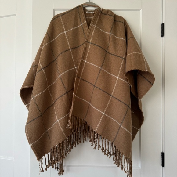 Abercrombie Tan Plaid Poncho - Picture 4 of 8